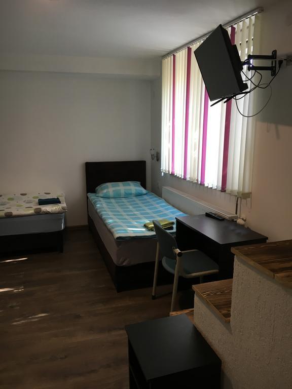 Edingen-Neckarhausen Pension Haus Baron 2 Friedrichsfeld מראה חיצוני תמונה