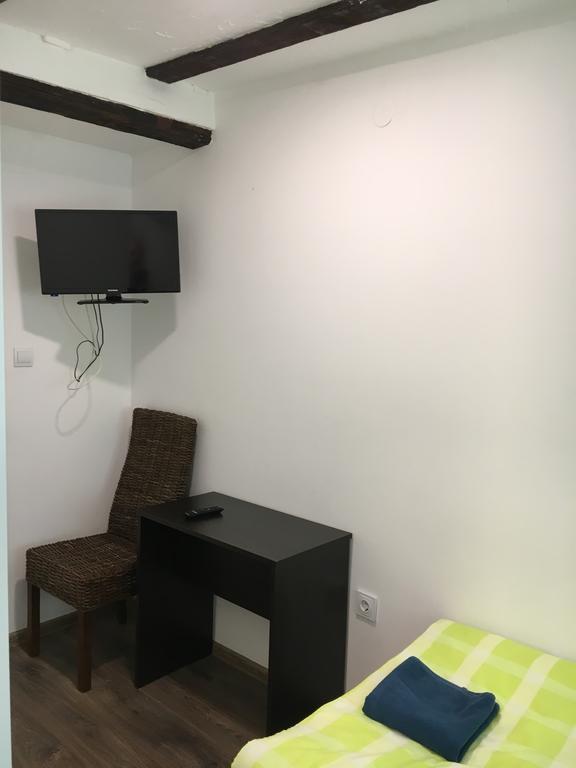 Edingen-Neckarhausen Pension Haus Baron 2 Friedrichsfeld מראה חיצוני תמונה