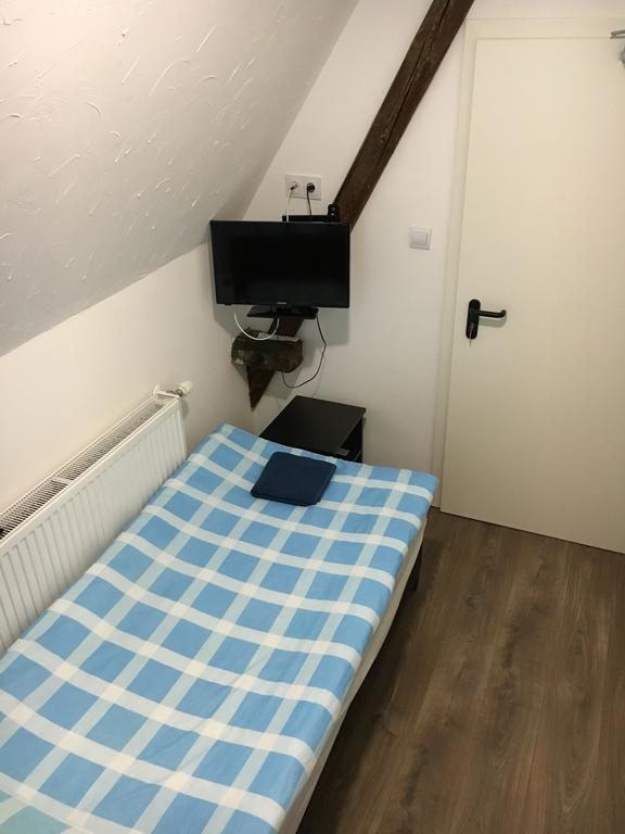 Edingen-Neckarhausen Pension Haus Baron 2 Friedrichsfeld מראה חיצוני תמונה