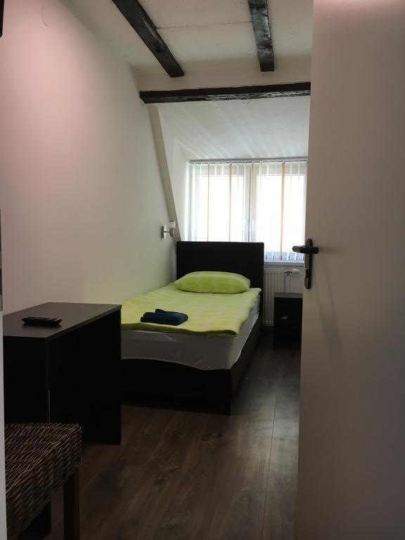 Edingen-Neckarhausen Pension Haus Baron 2 Friedrichsfeld מראה חיצוני תמונה