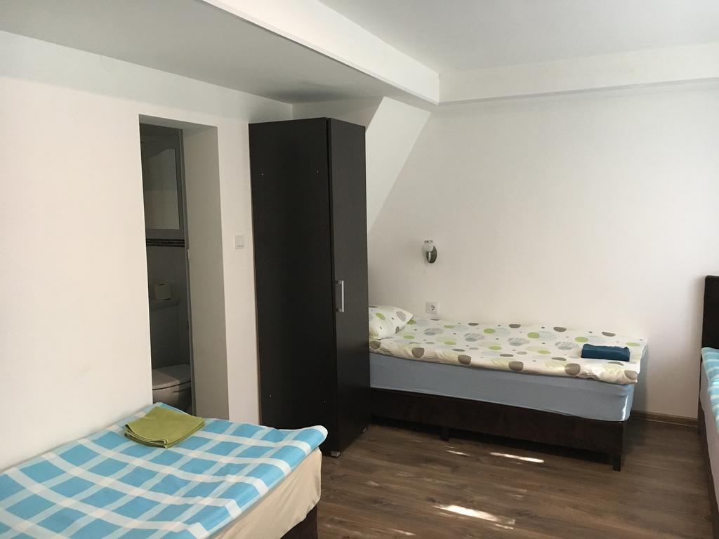 Edingen-Neckarhausen Pension Haus Baron 2 Friedrichsfeld מראה חיצוני תמונה
