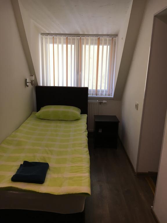 Edingen-Neckarhausen Pension Haus Baron 2 Friedrichsfeld מראה חיצוני תמונה